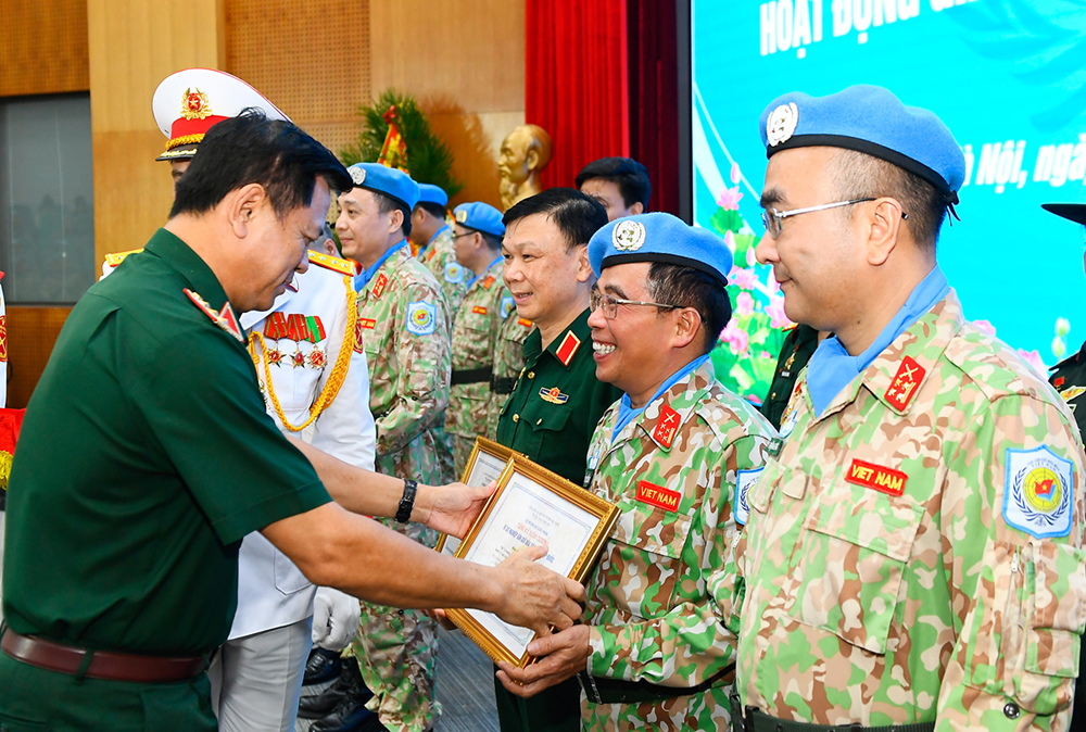 /UploadStore/admin/260527 hoi nghi bqp/b92.jpg